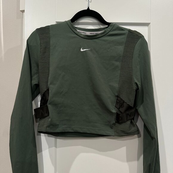 Green Nike Pro Aeroadapt Women's Long-Sleeve Top - Picture 2 of 3